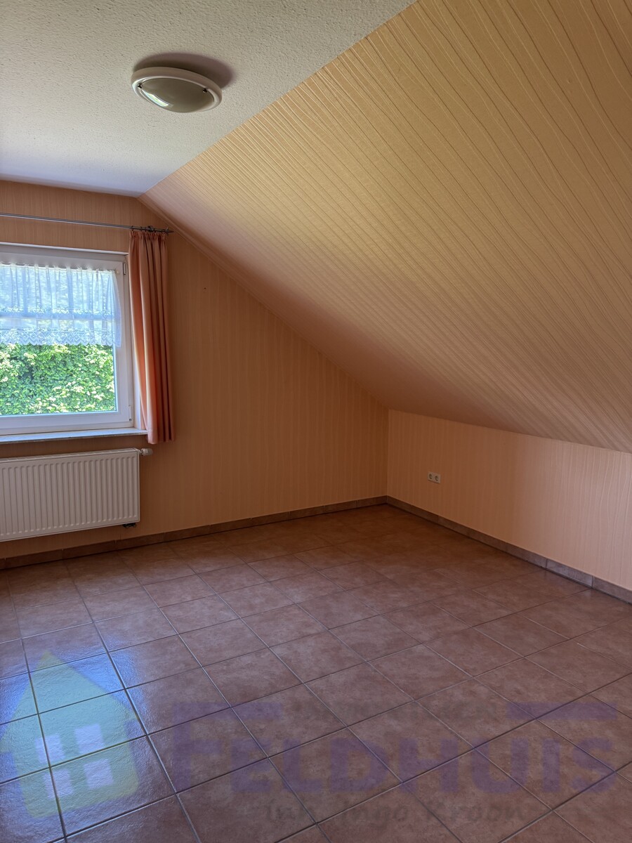 Zimmer 2 OG 
