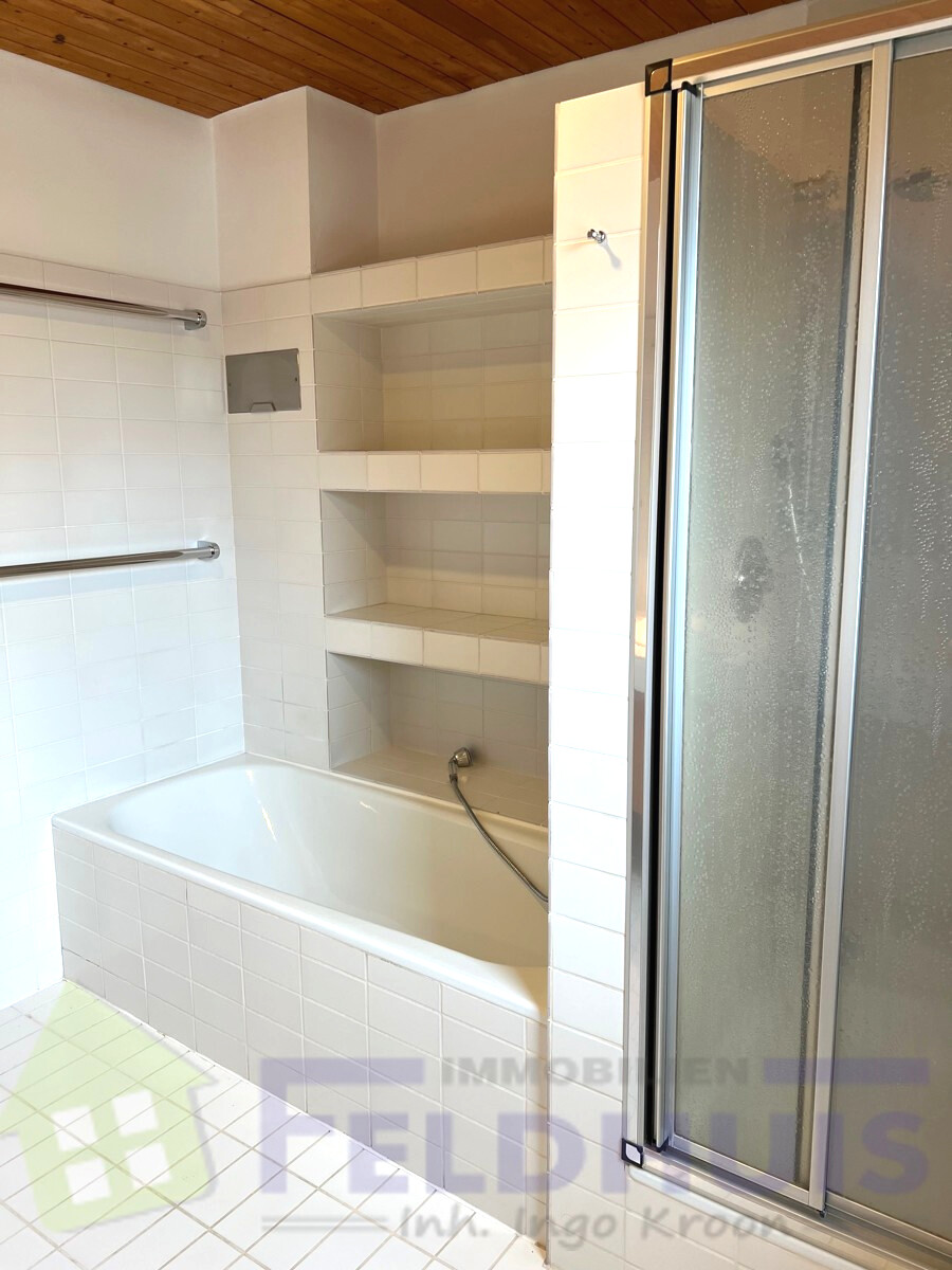 Badezimmer I DG Bild 2