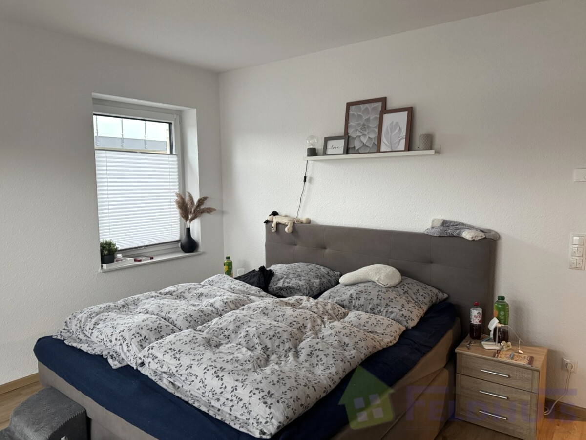 Schlafzimmer Bild 1