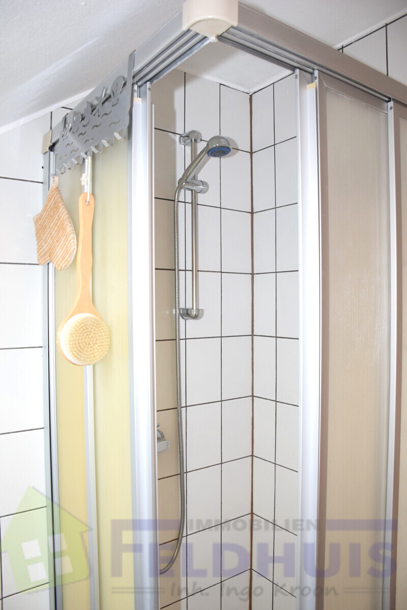 Badezimmer DG Bild 2