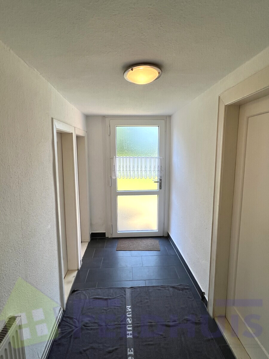 Flur Wohnung links