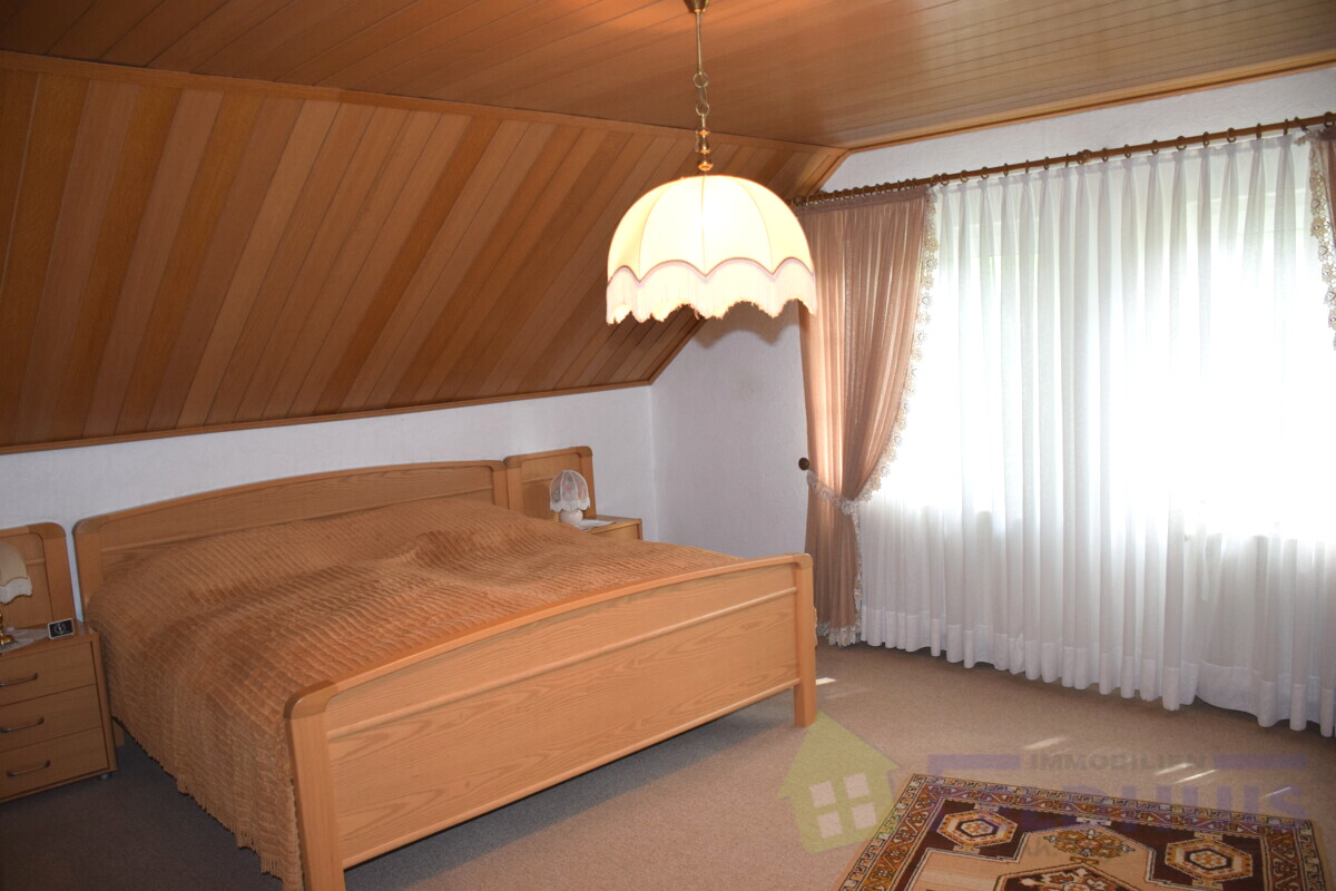 Schlafzimmer Bild 1