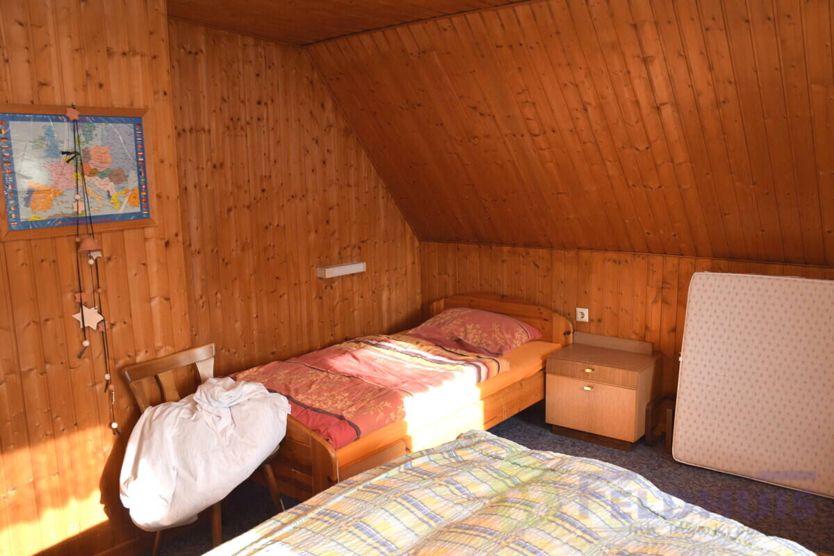 Schlafzimmer DG Bild 2