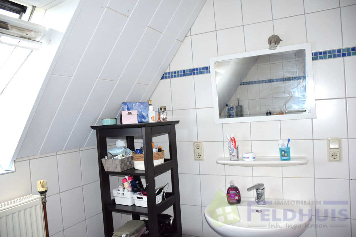 Badezimmer DG Bild 1