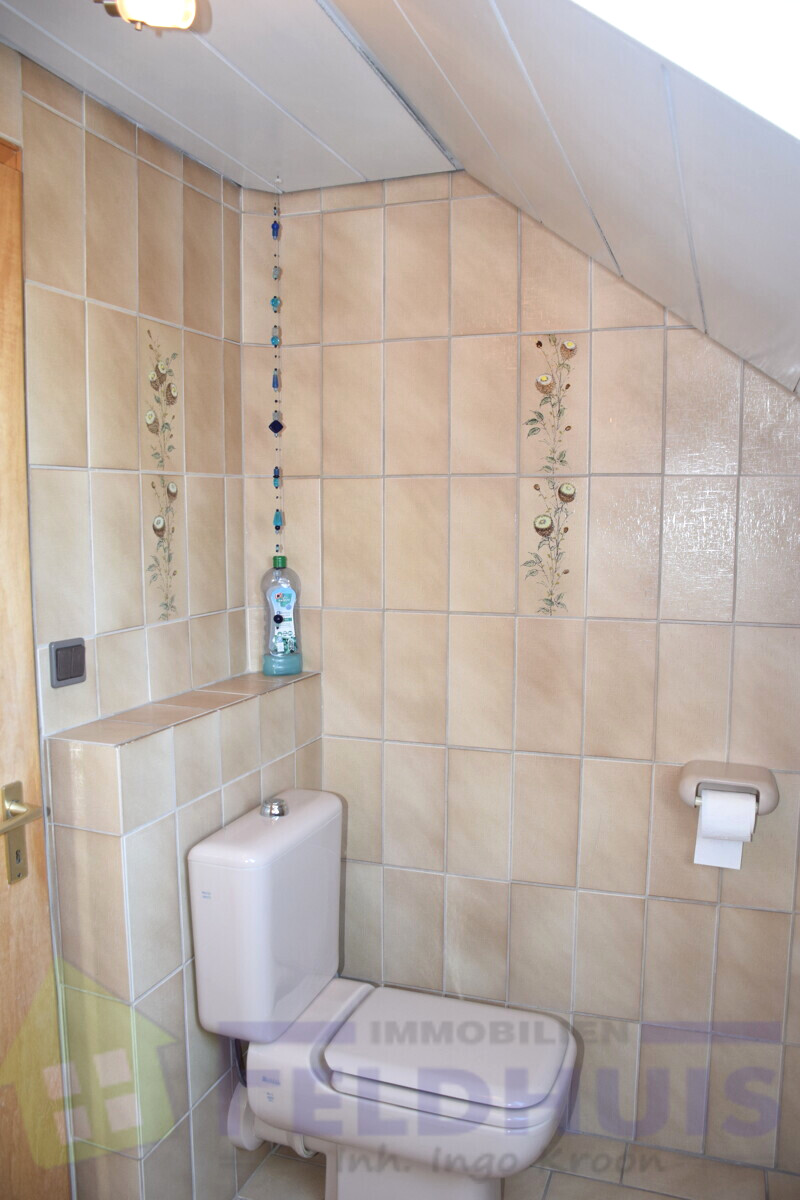 Badezimmer DG Bild 2