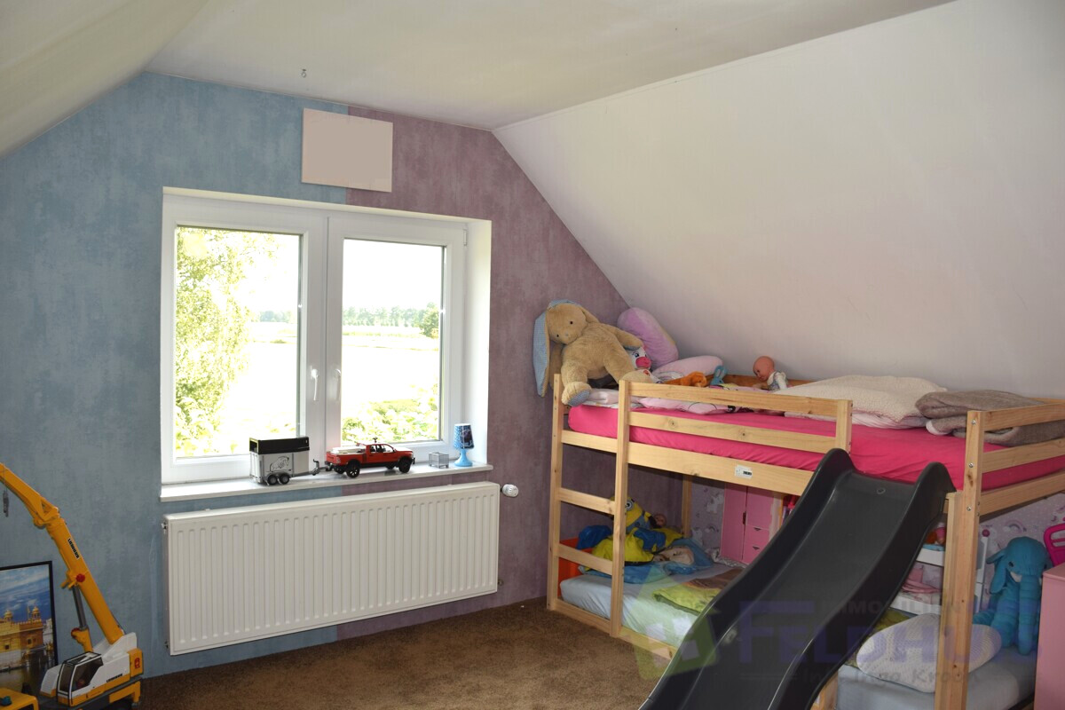 Schlafzimmer DG Bild 1