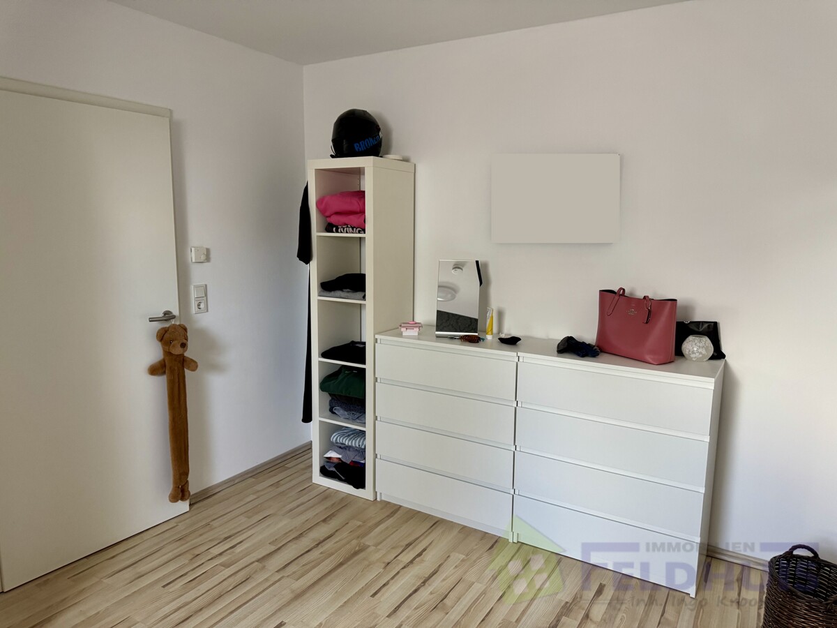 Schlafzimmer Bild 2