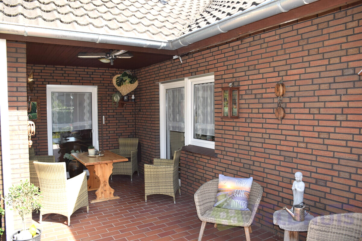Teilüberdachte Terrasse