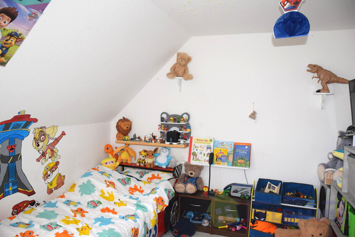Kinderzimmer DG Bild 1 Wohnung rechts