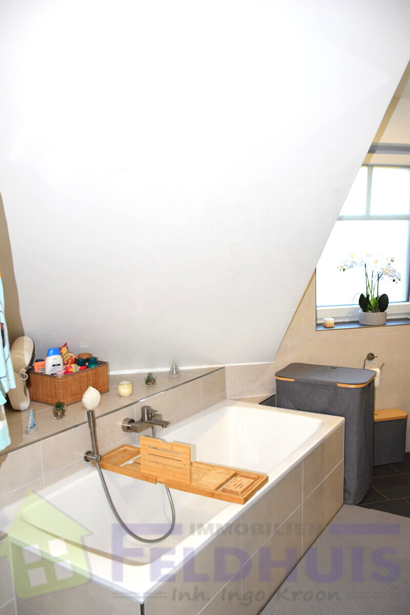 Badezimmer DG Bild 2