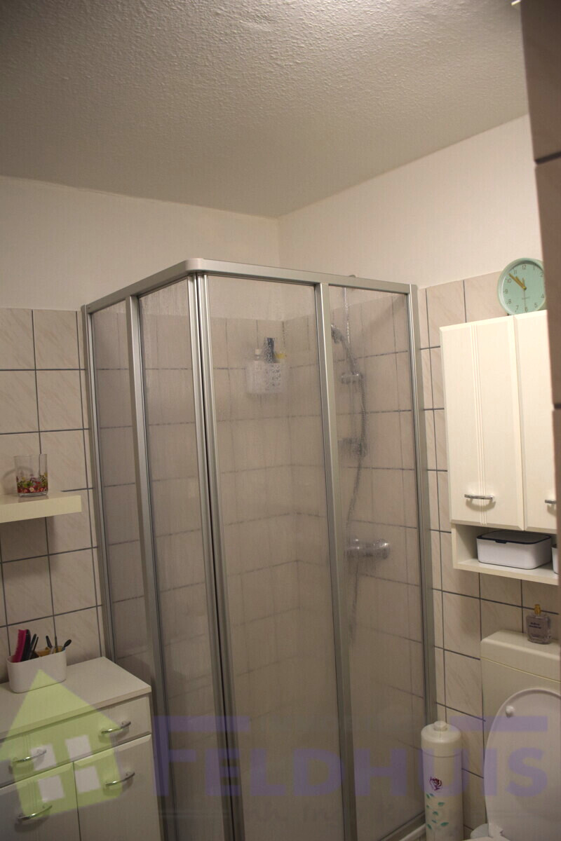 Badezimmer DG Wohnung rechts Bild 2