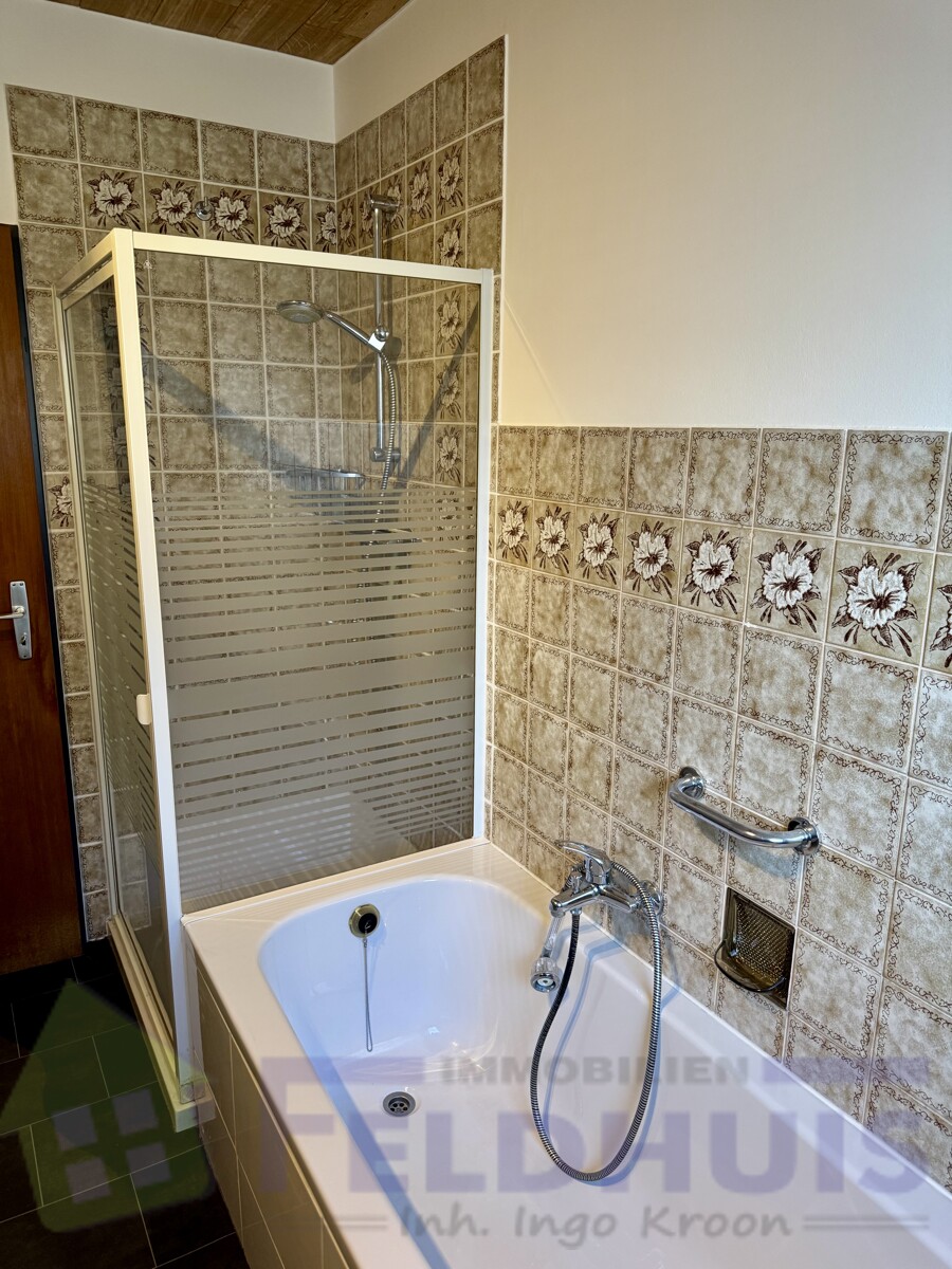 Badezimmer Erdgeschoss Bild 2