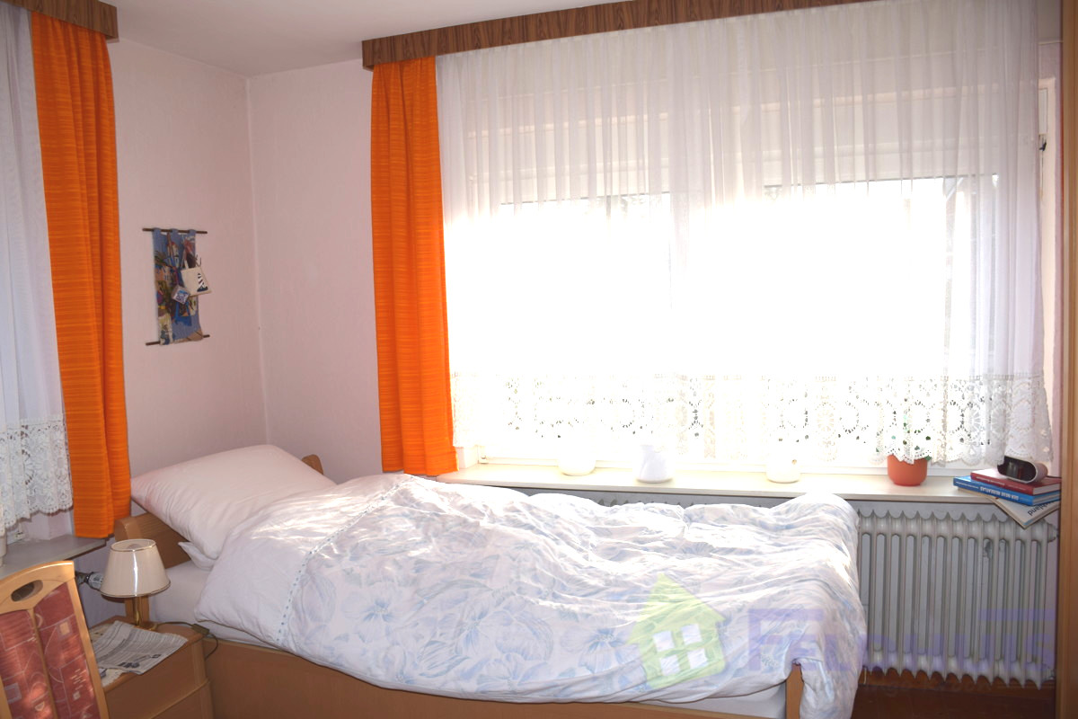 Schlafzimmer Bild 1