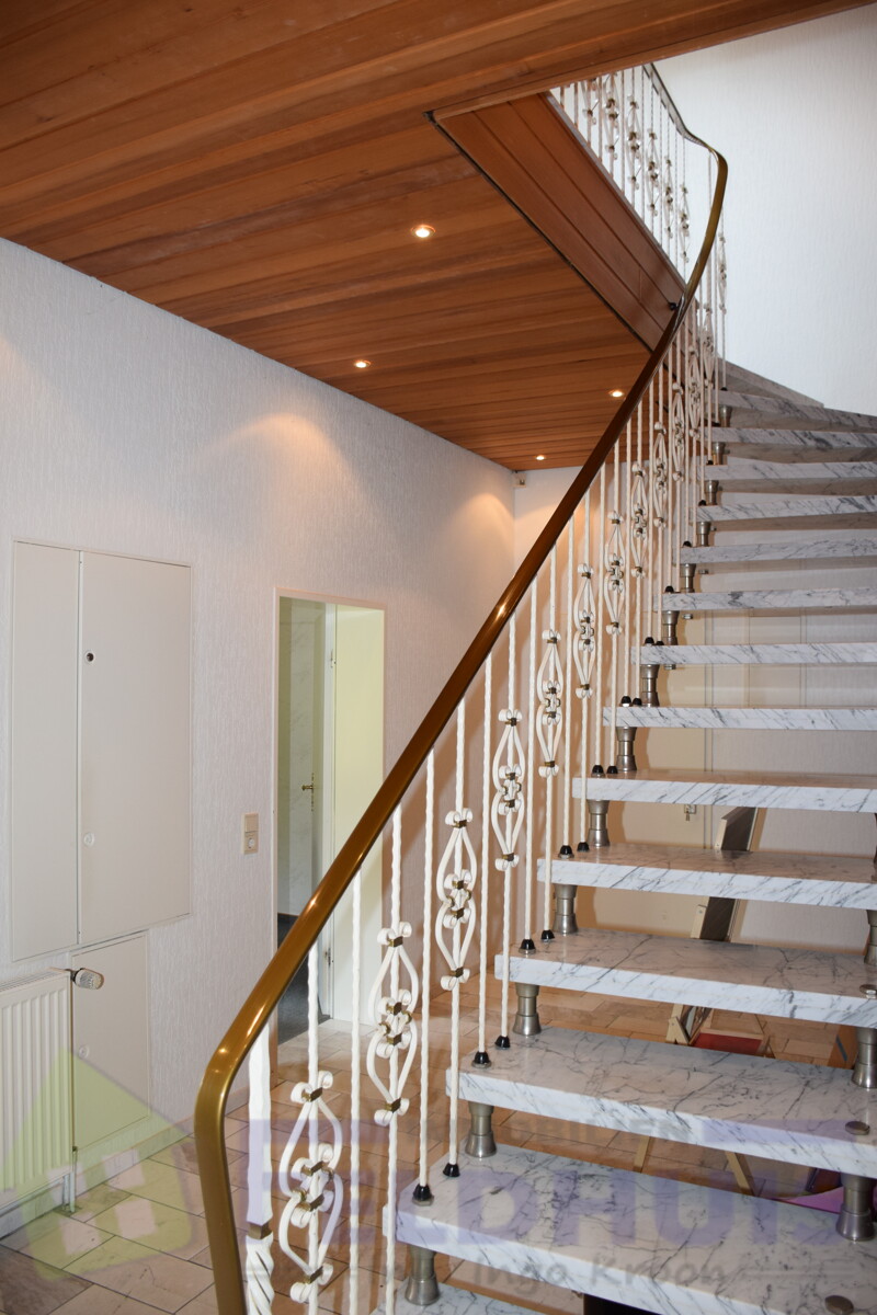 Diele mit Treppenaufgang