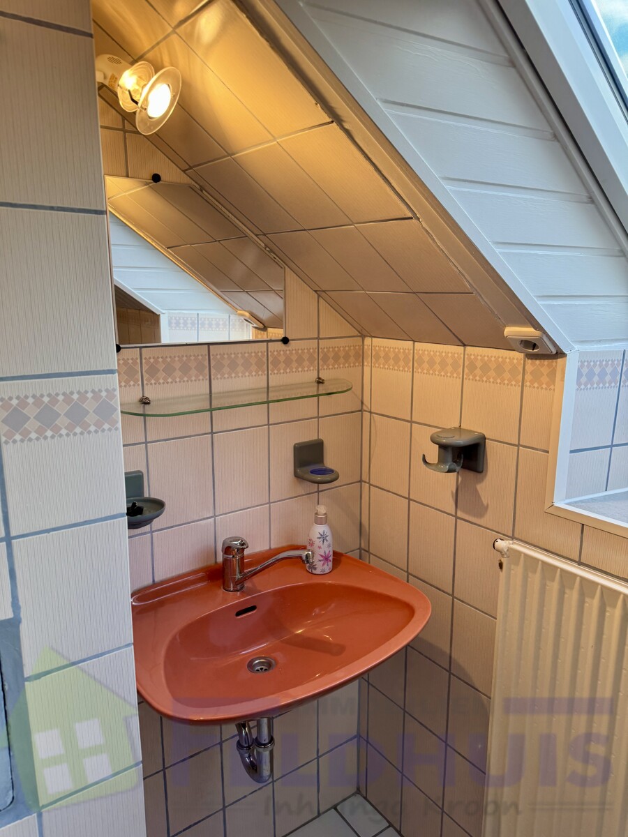 Badezimmer Obergeschoss Bild 2