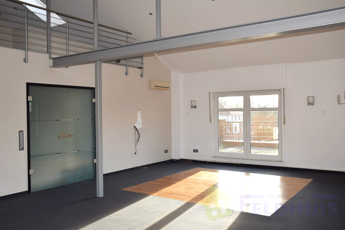 Büroraum 1 mit Galerie