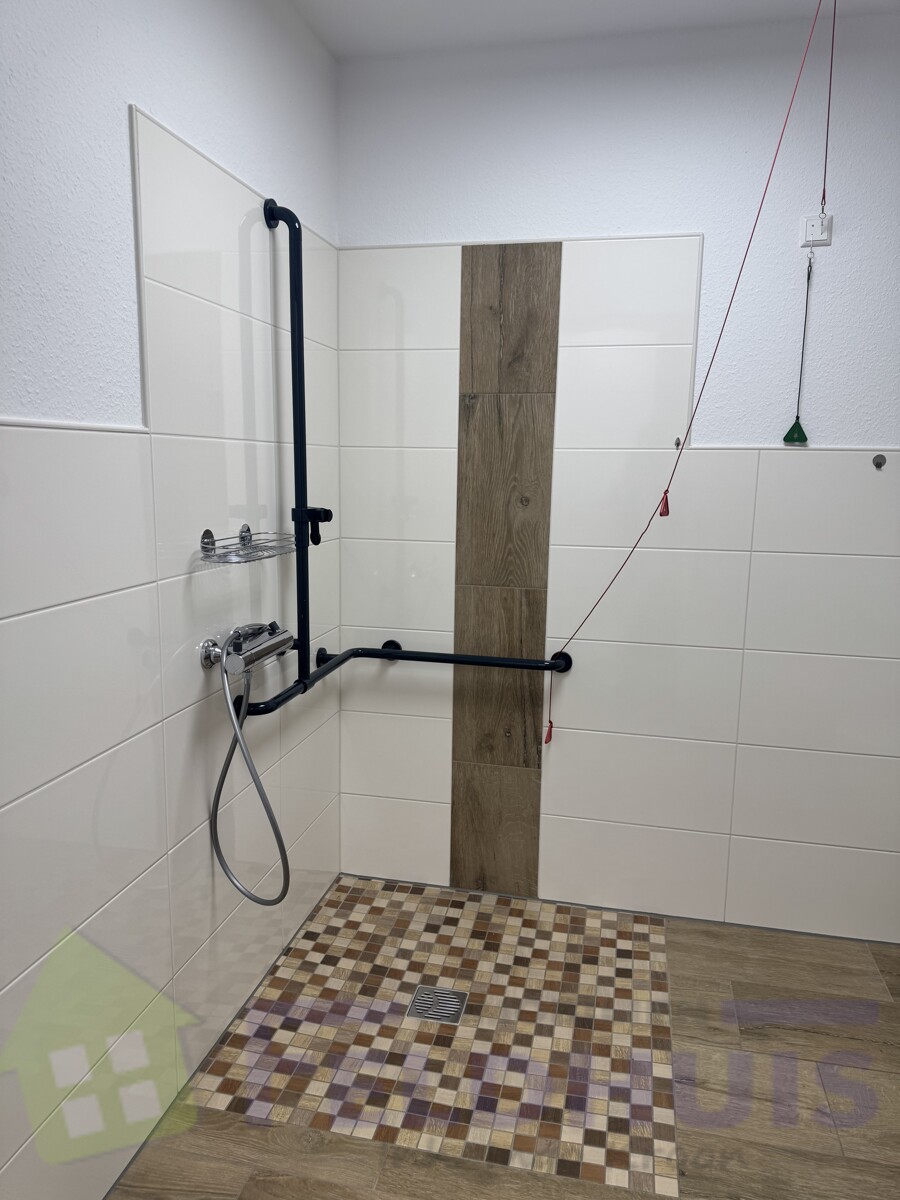 Badezimmer Zimmer 8 Bild 2