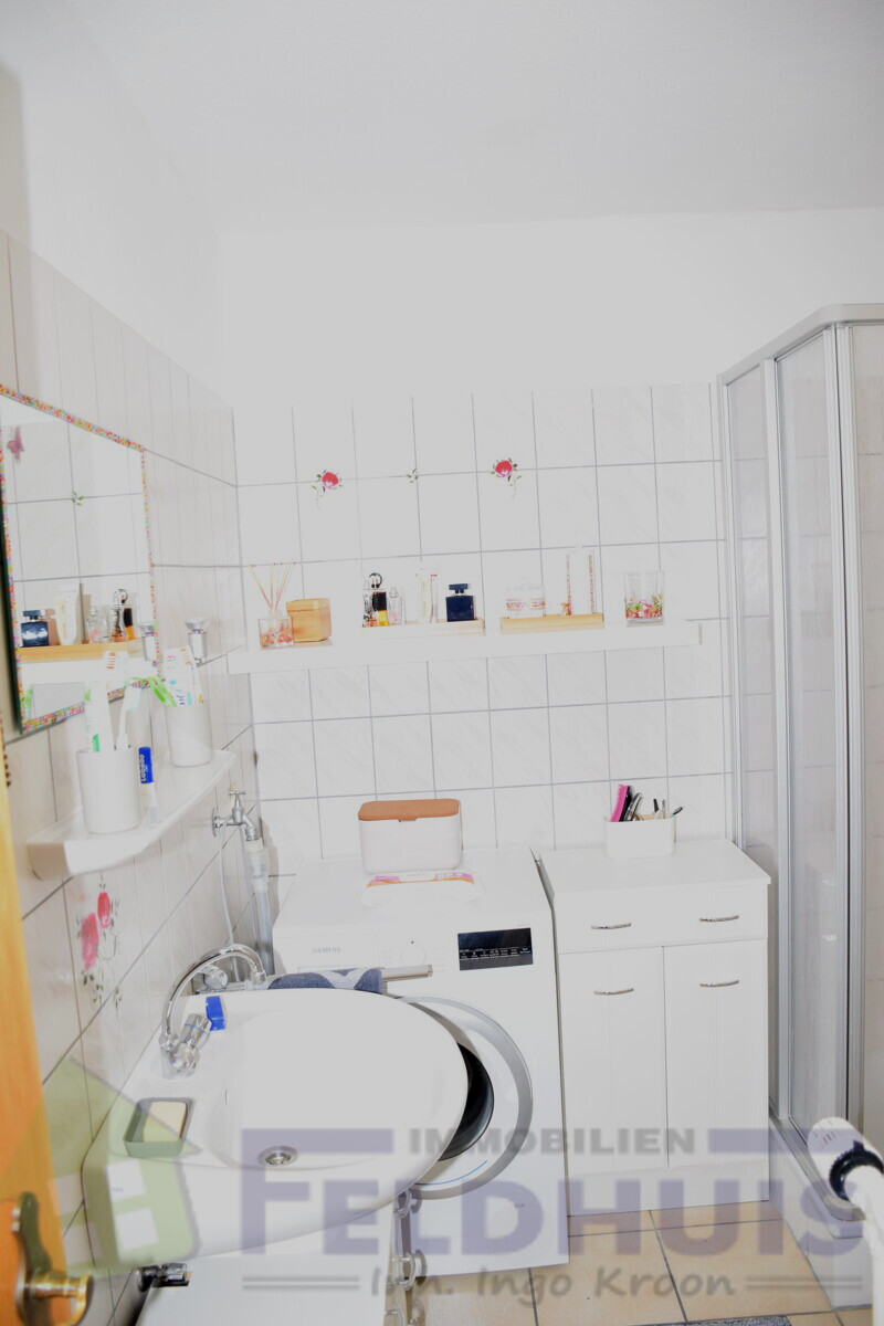 Badezimmer DG Wohnung rechts Bild 1