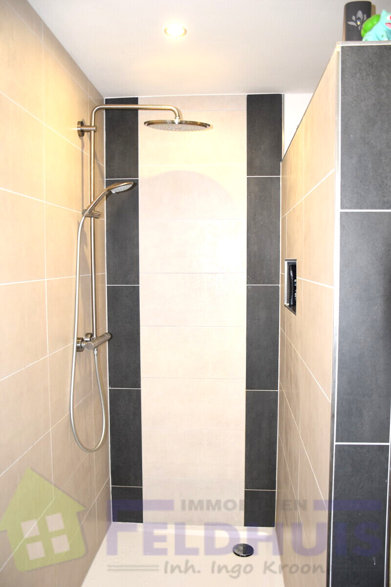 Badezimmer DG Bild 3