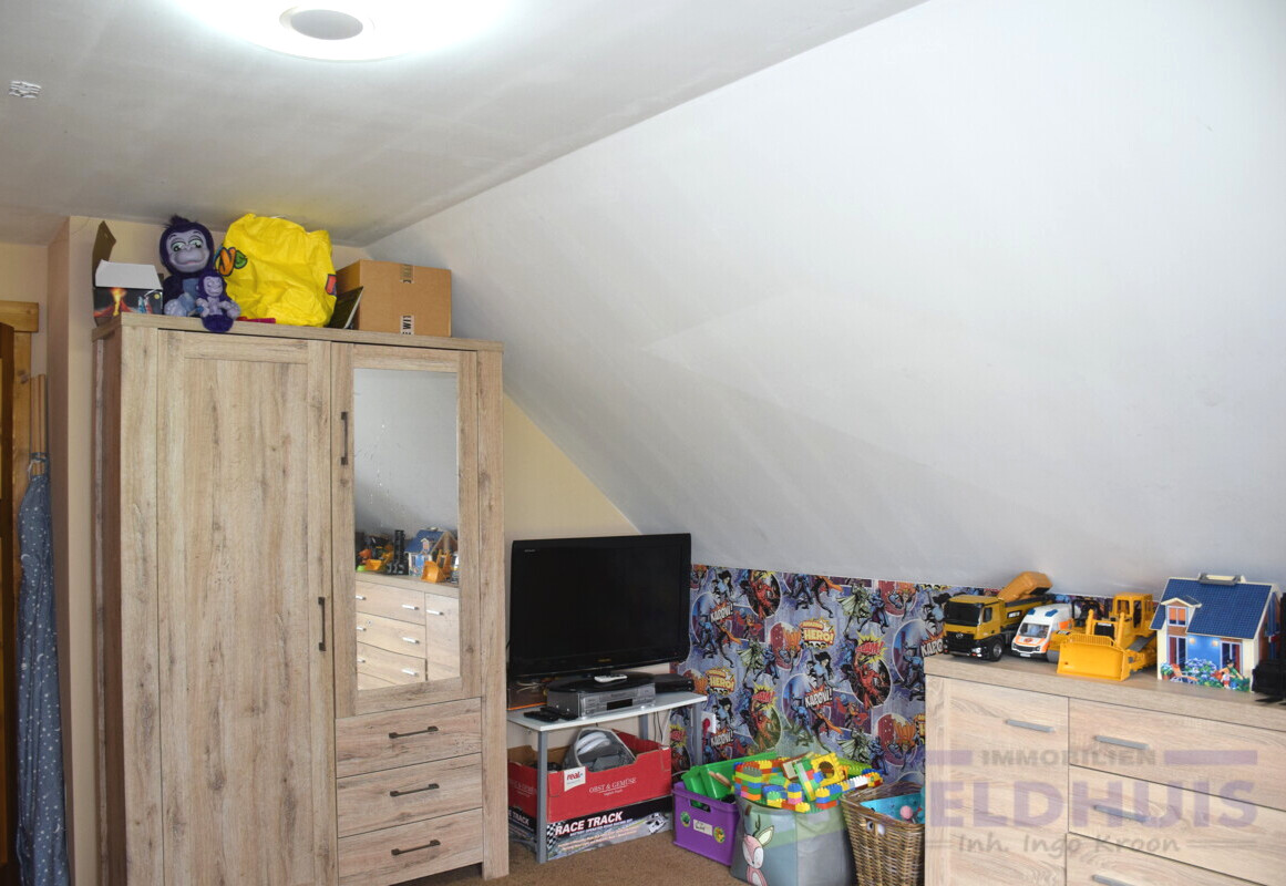 Schlafzimmer DG Bild 2