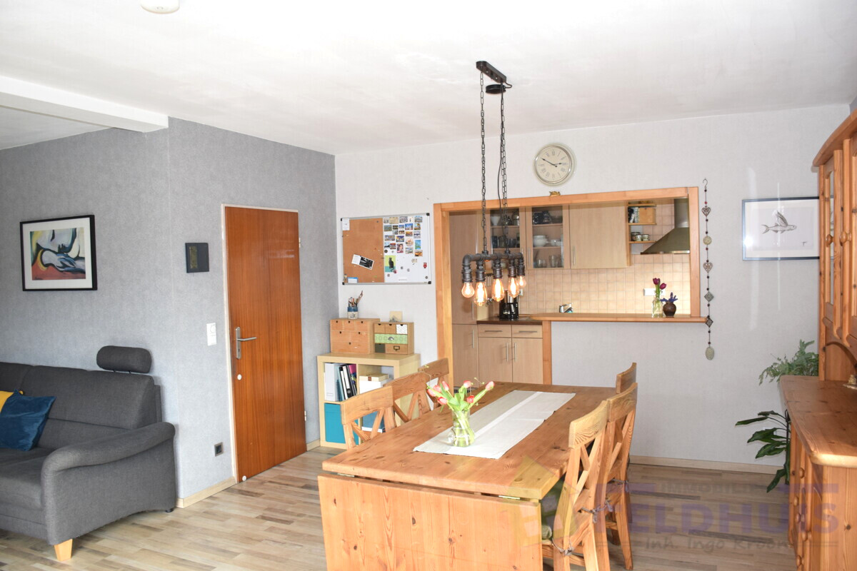 Wohn- und Esszimmer Bild 3