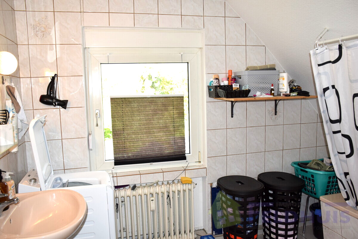 Badezimmer DG Bild 1