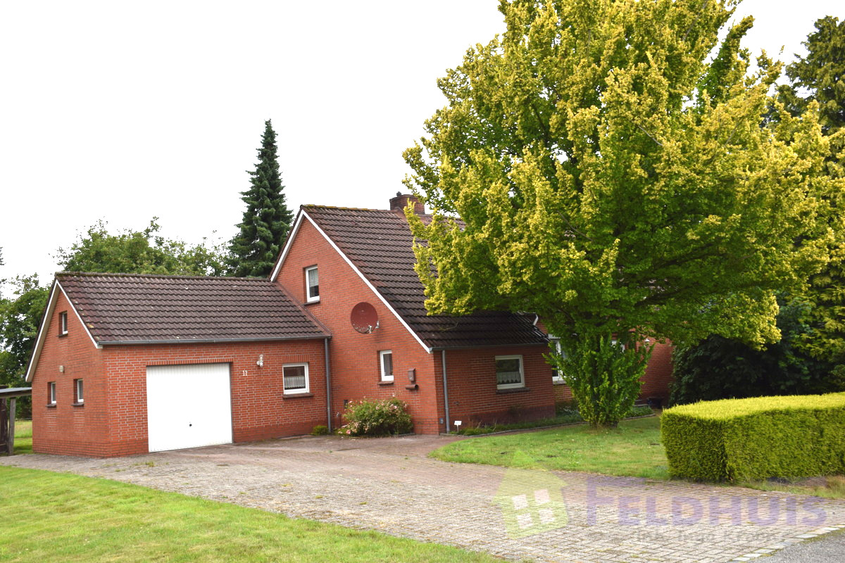 Solides Landhaus in ruhiger Ortsrandlage mit eigener Weide am Haus (ca. 5.939 m²)! Perfekt für Tier- und Naturliebhaber!