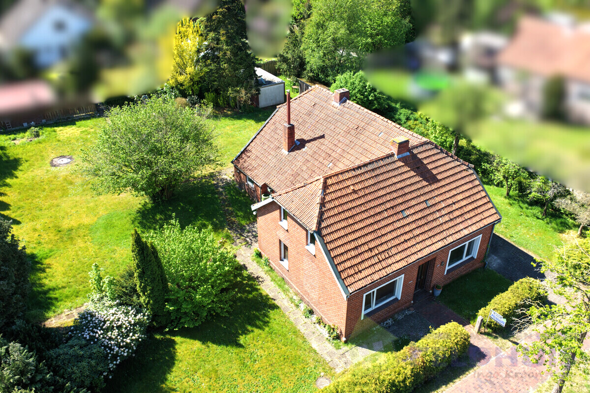Neuer Preis! Liebhaber aufgepasst! Sanierungsbedürftiges Landhaus mit großem Grundstück in zentraler Lage von Hesel!