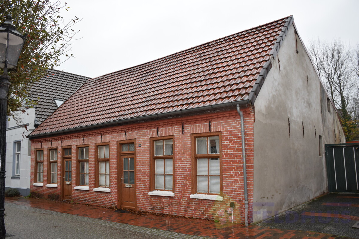 Liebhaber aufgepasst! Denkmalgeschützes und Sanierungsbedürftiges Altstadthaus in historischer Lage von Leer!