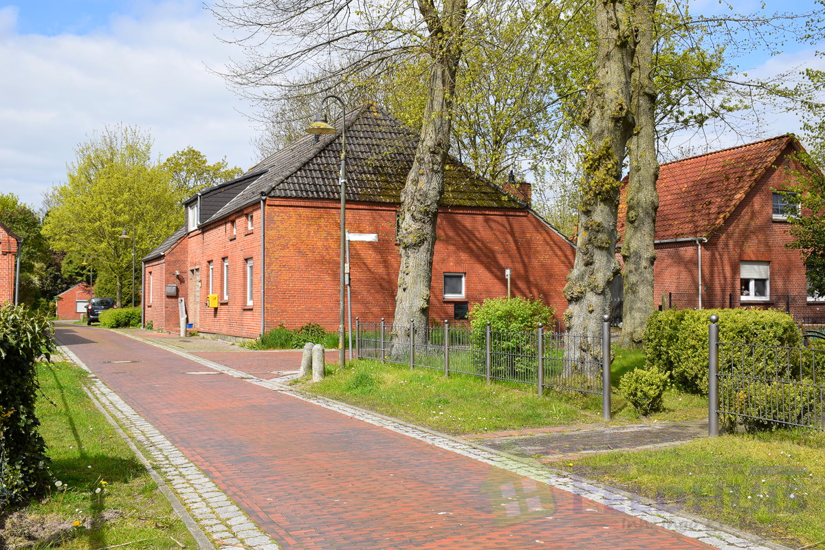 Uriges Zweifamilienhaus mit viel Potenzial im idyllischen Ortskern von Tergast!
