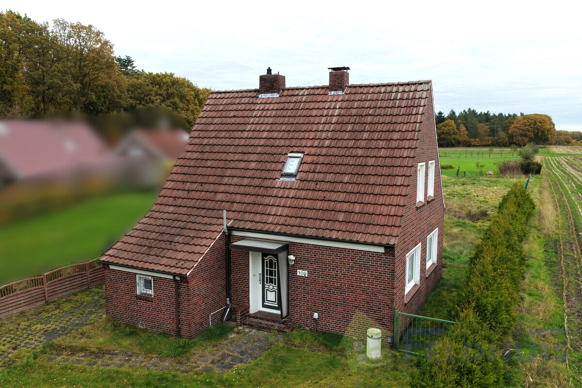Handwerker aufgepasst! Sanierungsbedürftiges Einfamilienhaus in ländlicher Lage von Logabirum!