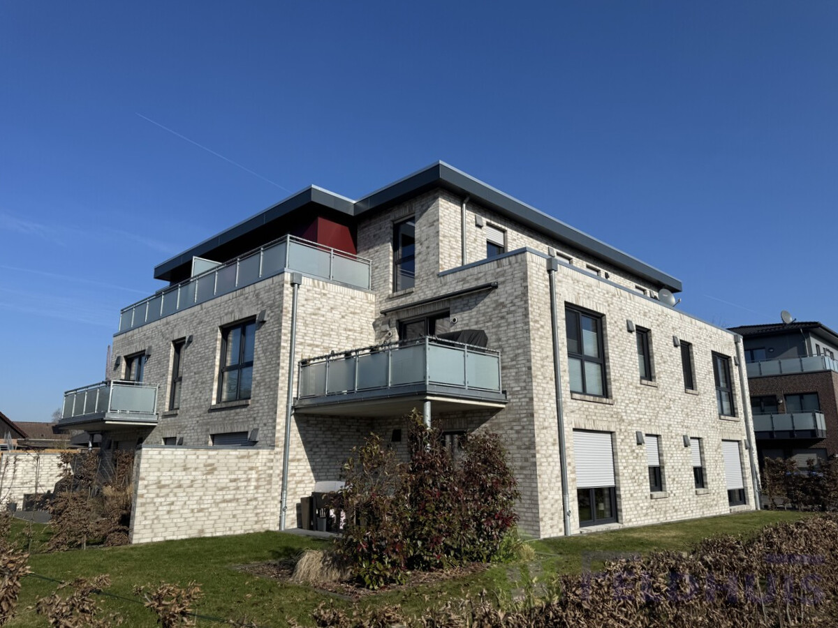 Energiesparend wohnen: Gemütliche 3-Zimmer-Erdgeschosswohnung mit Terrasse in Warsingsfehn!