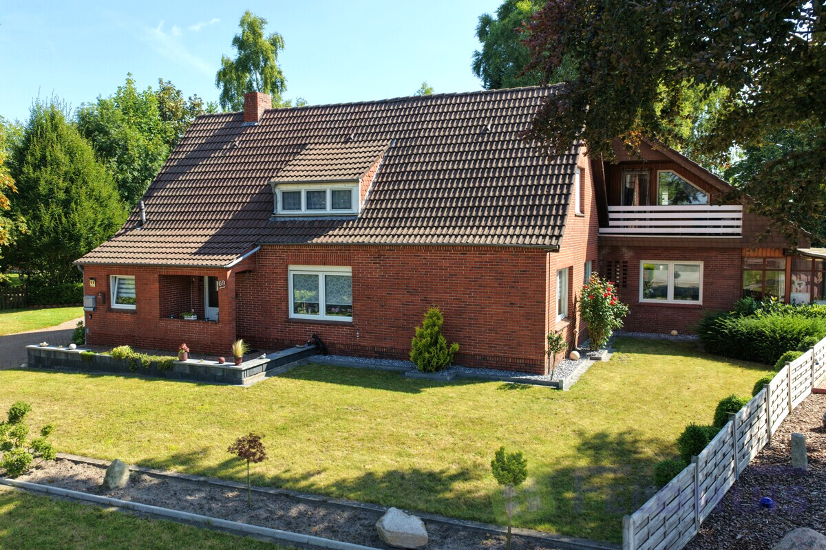 Solides Zweifamilienhaus mit Einliegerwohnung in Beningafehn!
